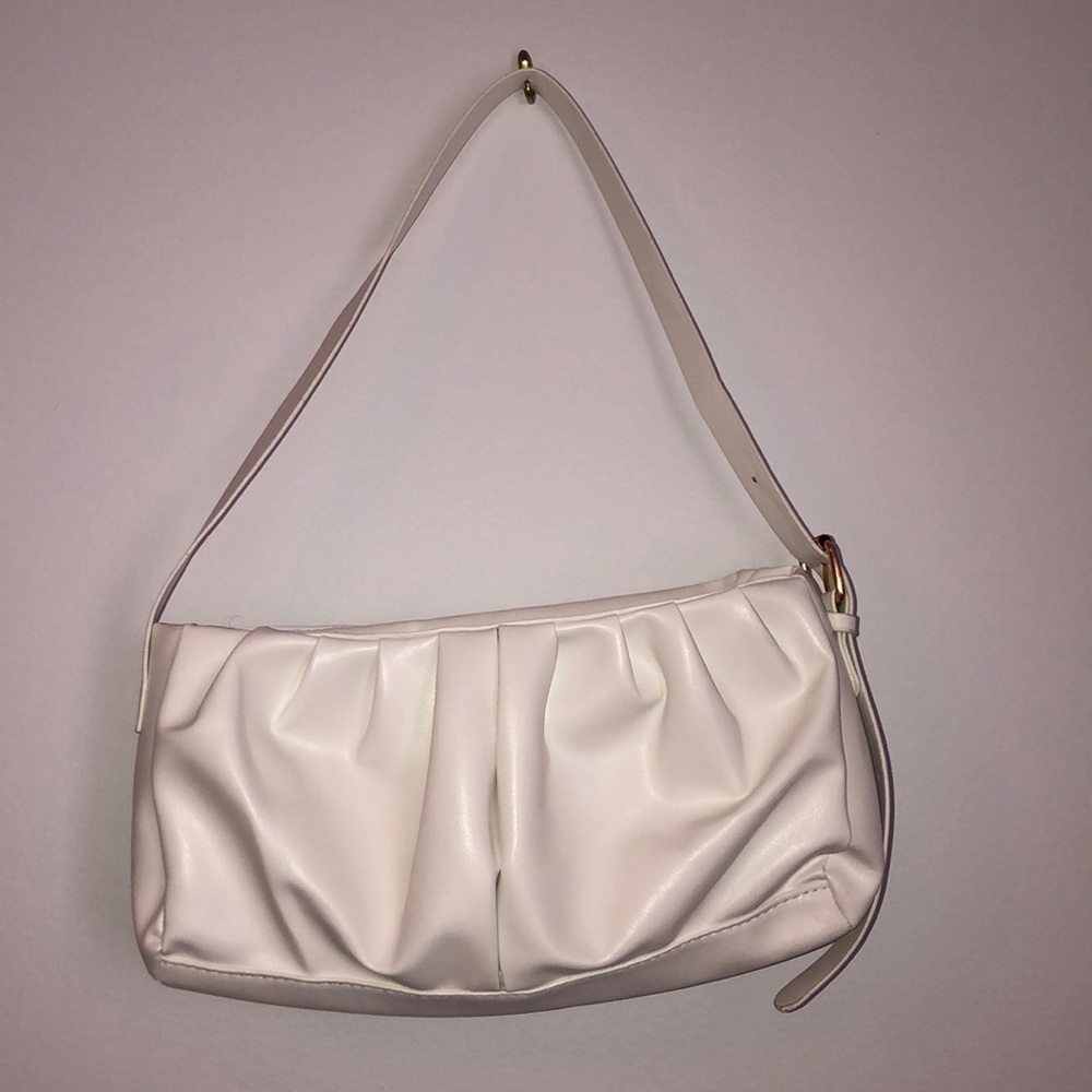 SALE‼️ 🤍Patent Leather Handbag🤍